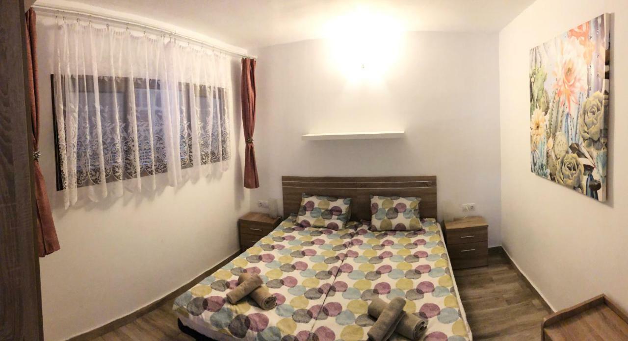 Luxury 2 Bedroom Apt 50 M From Beach Mogan Exterior photo