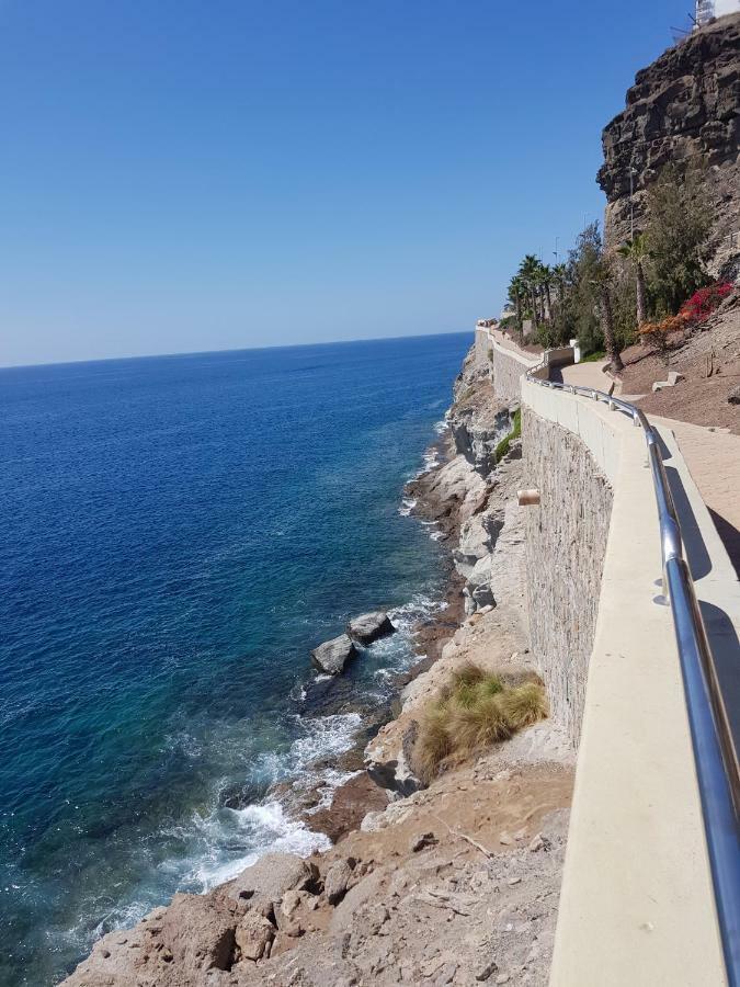 Luxury 2 Bedroom Apt 50 M From Beach Mogan Exterior photo