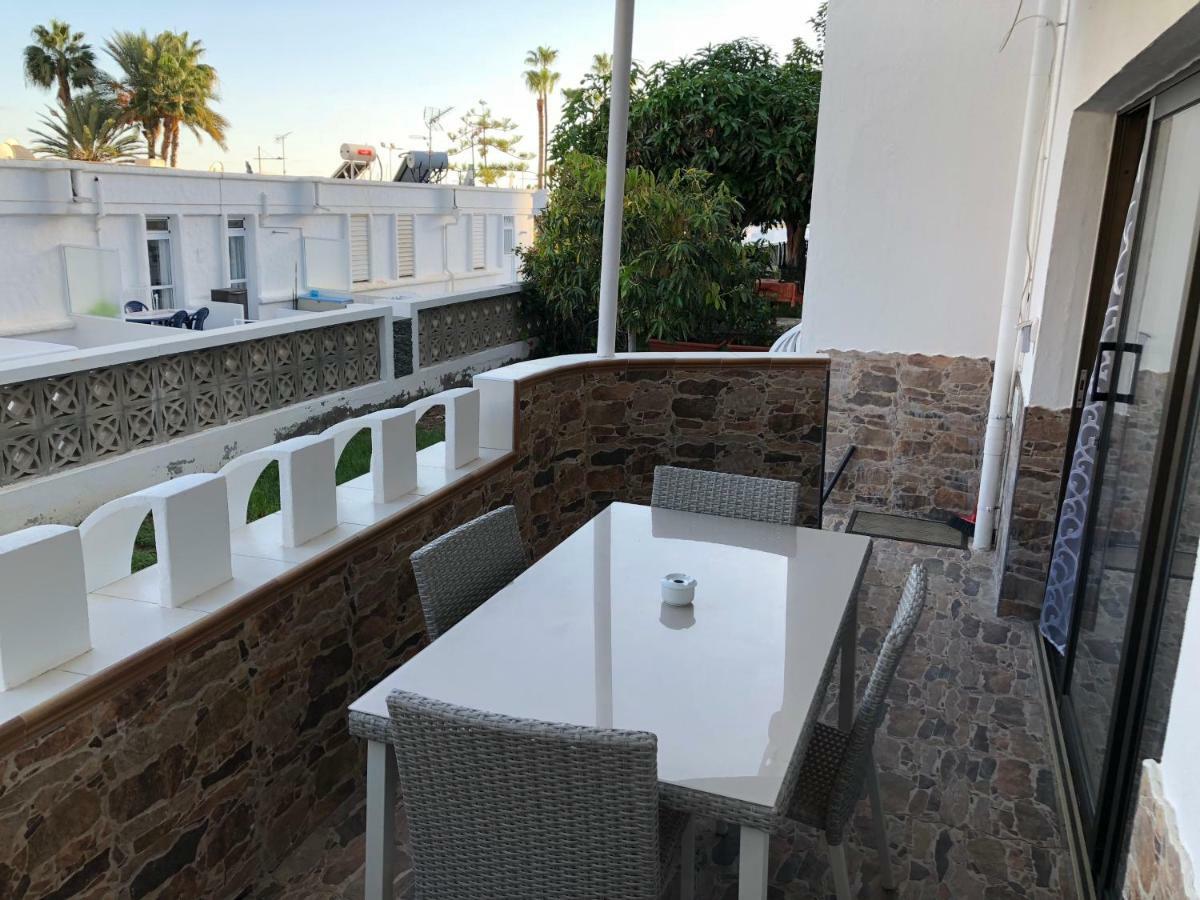 Luxury 2 Bedroom Apt 50 M From Beach Mogan Exterior photo