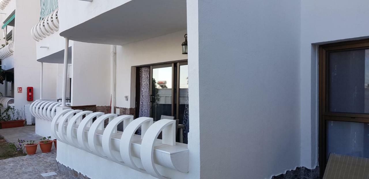 Luxury 2 Bedroom Apt 50 M From Beach Mogan Exterior photo